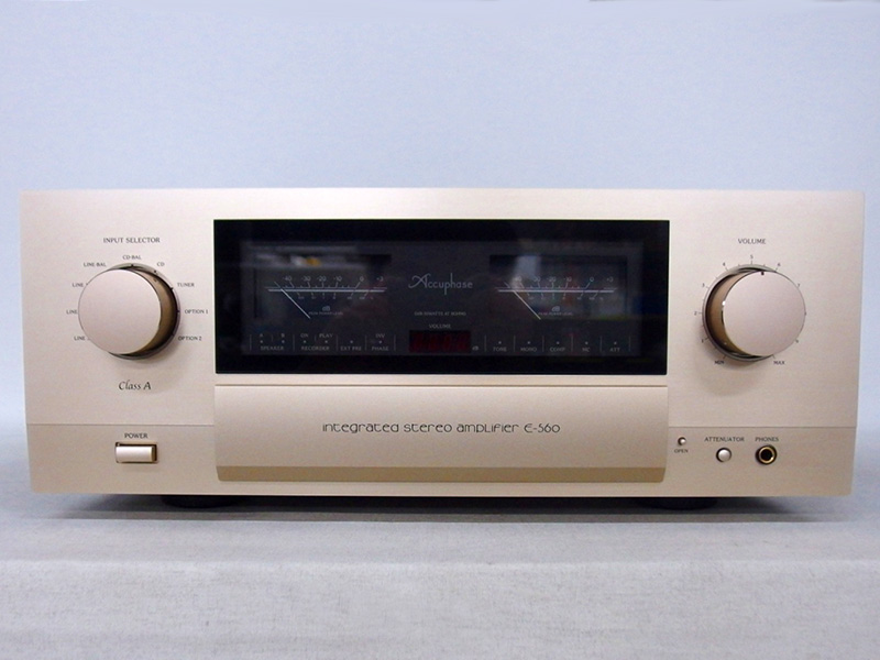 AccuphaseアンプE-560